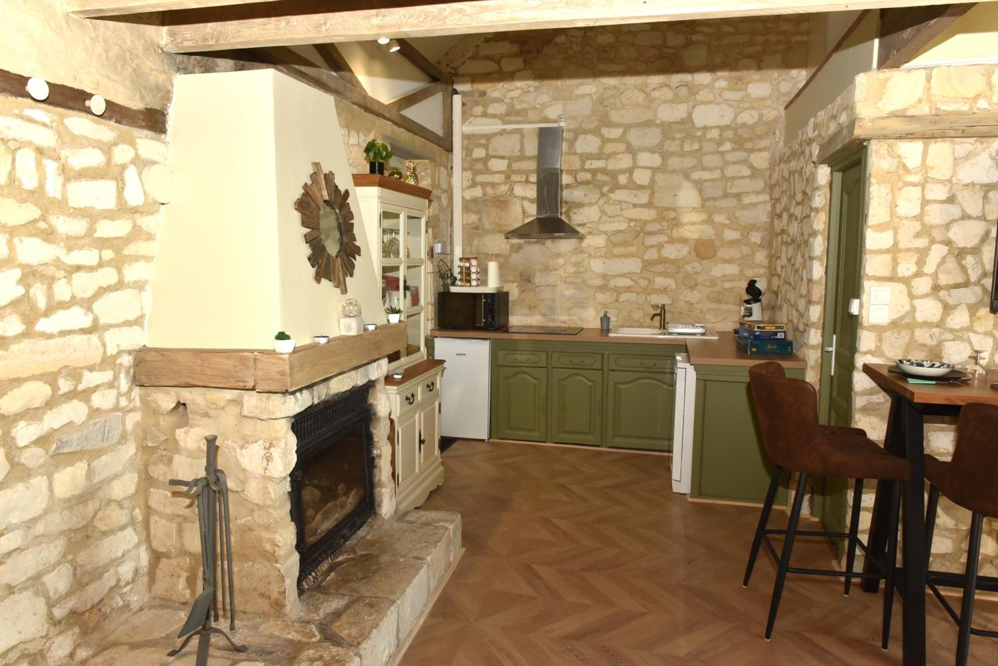 Maisonnette Du Bonheur - Vue Campagne - Baignoire Balneo 32 Jets - Lits Queen Size Vadencourt  Exterior foto